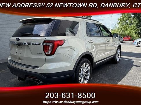 Used 2018 Ford Explorer XLT w/ Equipment Group 202A AWD/4WD image 5