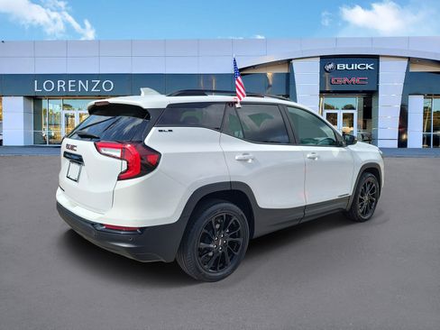 Used 2023 GMC Terrain SLE w/ Elevation Edition FWD image 5