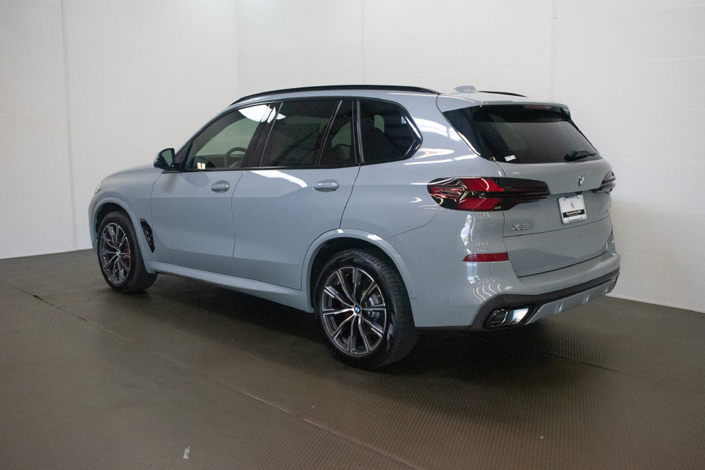 New 2026 BMW X5 xDrive40i w/ M Sport Package AWD/4WD image 6