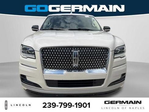 Used 2024 Lincoln Navigator Reserve AWD/4WD image 10