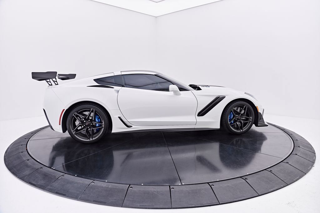 Used 2019 Chevrolet Corvette ZR1 RWD image 26