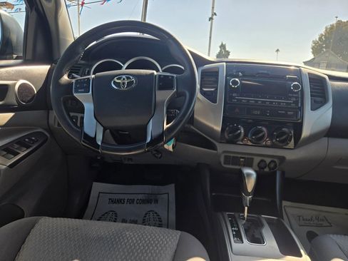 Used 2012 Toyota Tacoma PreRunner image 19