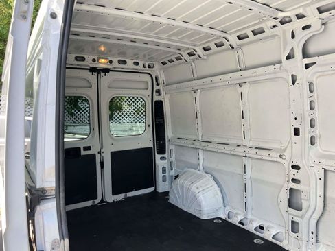 Used 2023 RAM ProMaster 2500 FWD image 10