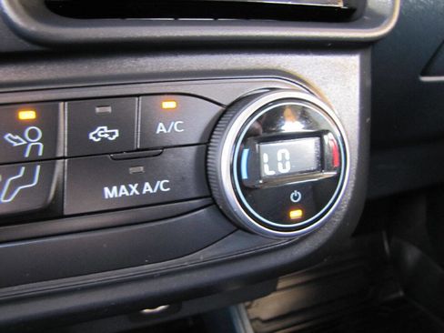 Used 2022 Ford Maverick XL image 41