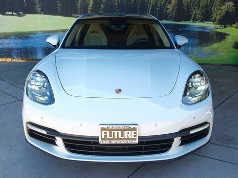 Used 2017 Porsche Panamera image 2