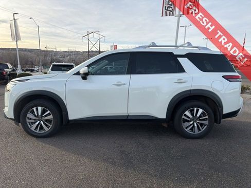 Used 2023 Nissan Pathfinder SL image 4