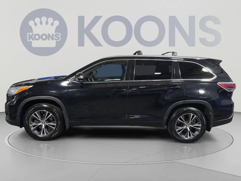 Used 2016 Toyota Highlander XLE AWD/4WD image 2
