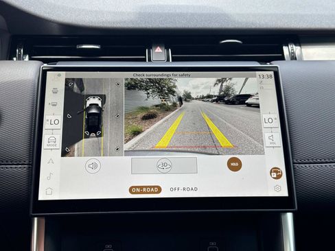 New 2025 Land Rover Discovery Sport Dynamic SE image 24