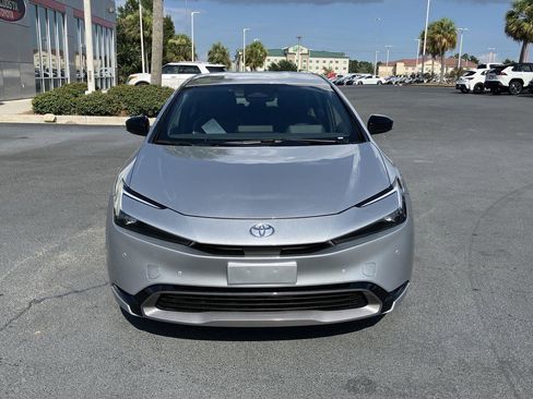 Used 2025 Toyota Prius XLE FWD image 8