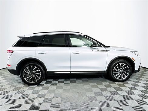 Used 2025 Lincoln Corsair Reserve w/ Equipment Group 202A image 8