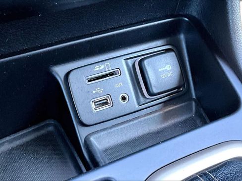 Used 2016 Jeep Cherokee Latitude FWD image 33