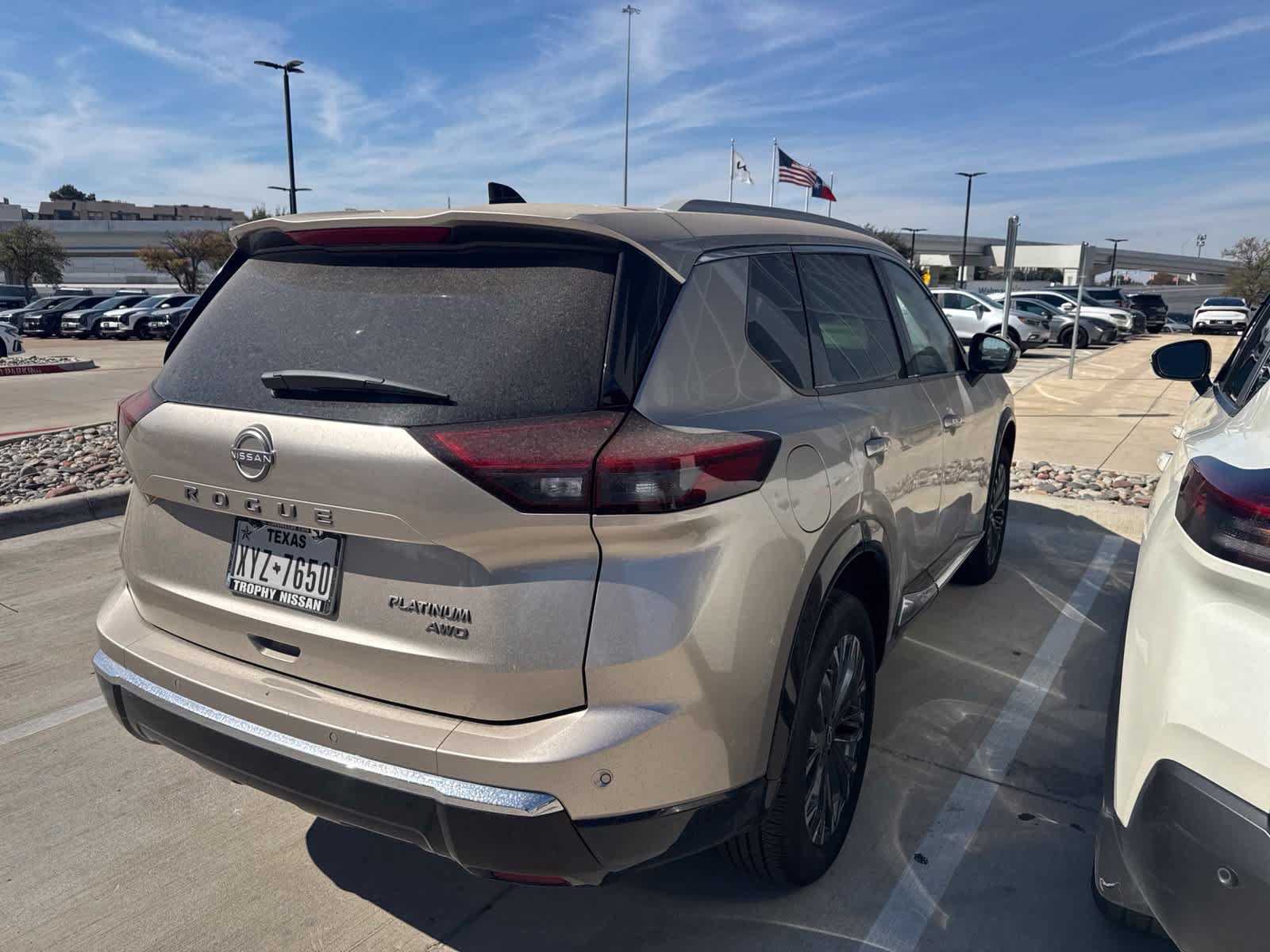 Used 2026 Nissan Rogue Platinum AWD/4WD image 6