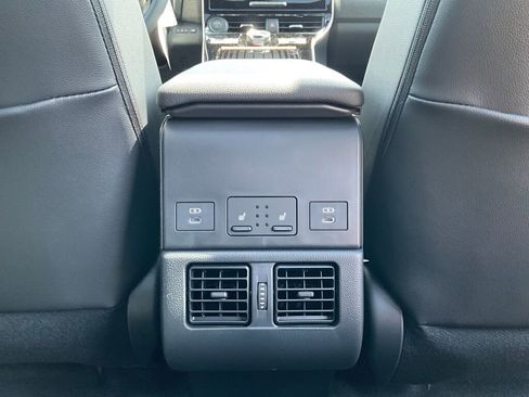 Used 2024 Subaru Solterra w/ Touring Package image 15