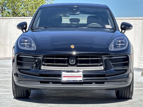 Used 2026 Porsche Macan AWD/4WD image 11