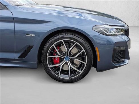 Certified 2023 BMW 530e w/ M Sport Package image 25
