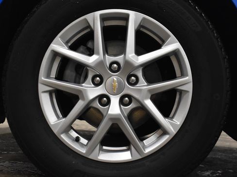 Used 2024 Chevrolet Equinox LT w/ LPO, Floor Liner Package image 33