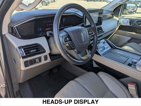 Used 2024 Lincoln Navigator Reserve image 11
