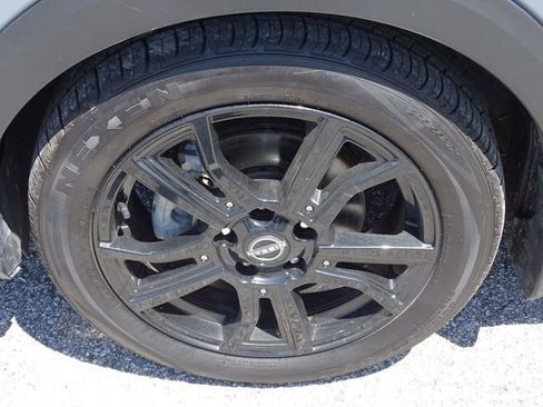 Used 2022 Nissan Kicks SR image 14