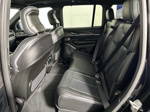 Used 2023 Jeep Grand Cherokee Overland w/ Luxury Tech Group IV image 33