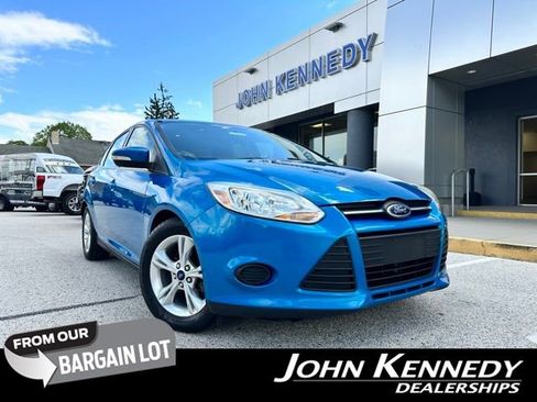 Used 2014 Ford Focus SE w/ SE Winter Package FWD image 1