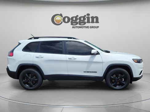 Used 2021 Jeep Cherokee Latitude Plus AWD/4WD image 6