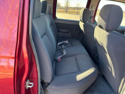 Used 2004 Nissan Frontier XE w/ (PWR) XE Pwr Pkg AWD/4WD image 9
