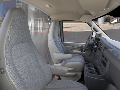 New 2026 Chevrolet Express 3500 image 17