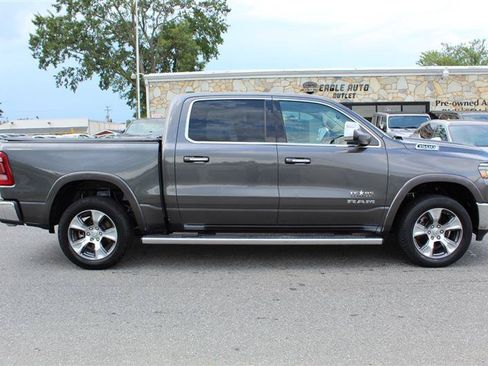Used 2019 RAM 1500 Laramie AWD/4WD image 8