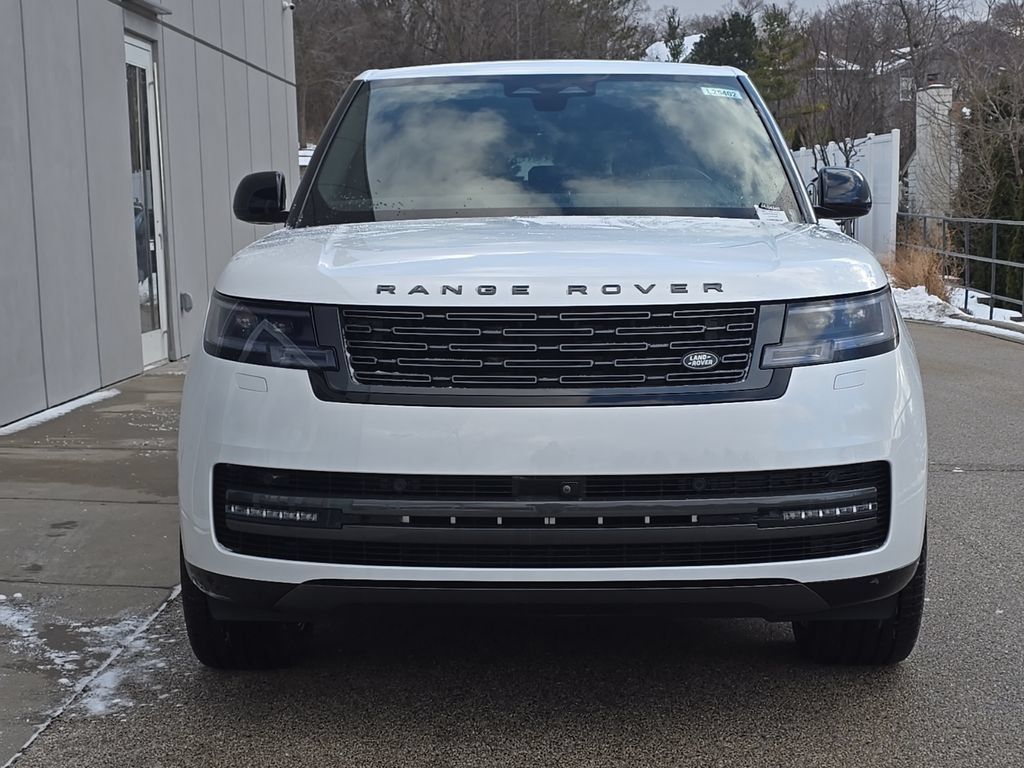 New 2025 Land Rover Range Rover SE AWD/4WD image 2
