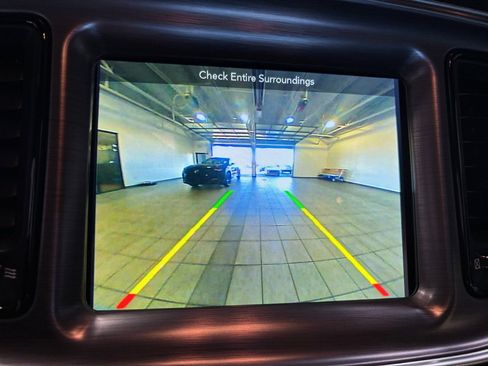 Used 2017 Dodge Challenger R/T image 19