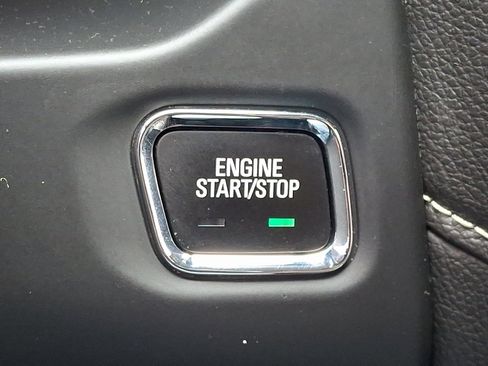 Used 2023 GMC Acadia SLT image 27