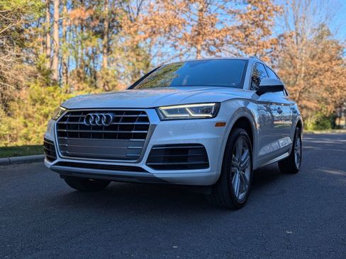 Used 2018 Audi Q5 2.0T Premium Plus w/ Premium Plus Package image 4