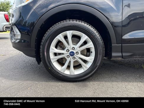 Used 2017 Ford Escape SE w/ SE Cold Weather Package AWD/4WD image 24