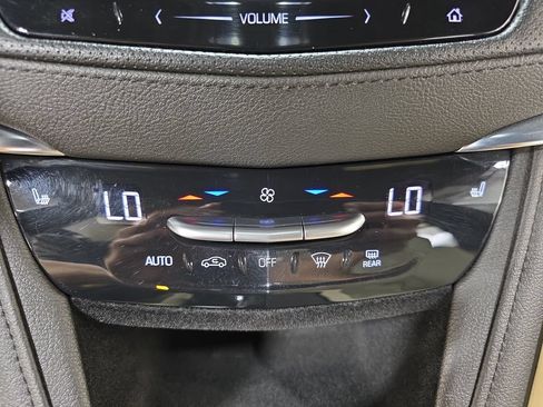 Used 2018 Cadillac XT5 AWD image 21