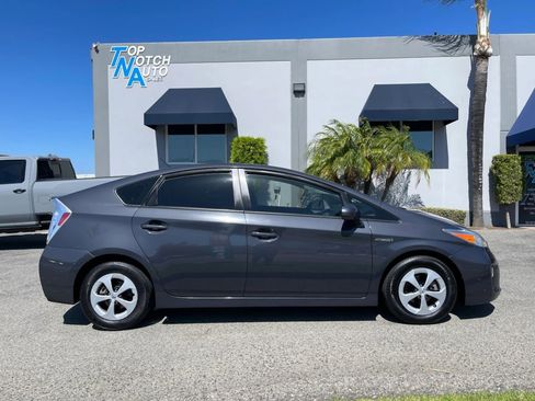 Used 2015 Toyota Prius Two FWD image 4