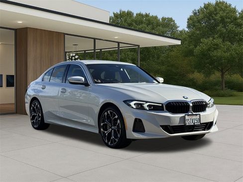 Used 2025 BMW 330i Sedan w/ Parking Assistance Package image 5