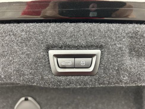 Used 2025 BMW i5 M60 w/ Premium Package image 38