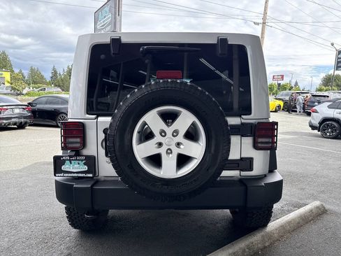 Used 2011 Jeep Wrangler Unlimited Sport AWD/4WD image 5