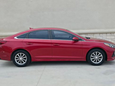 Used 2018 Hyundai Sonata SE FWD image 2