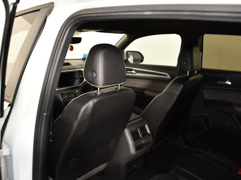 Used 2021 Volkswagen Atlas Cross Sport SE w/ Panoramic Sunroof Package FWD image 45