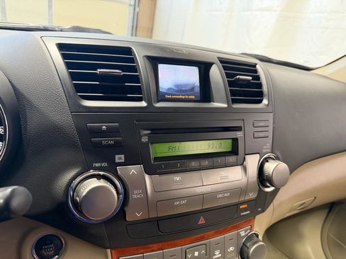Used 2009 Toyota Highlander Limited AWD/4WD image 31