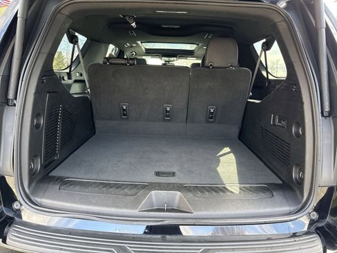 Used 2023 Chevrolet Suburban LT w/ LT Signature Package image 25