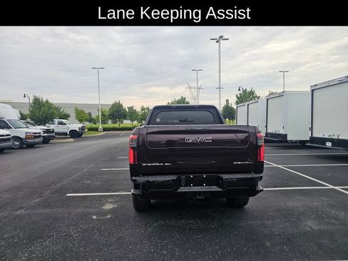Used 2025 GMC Sierra EV Denali AWD/4WD image 8
