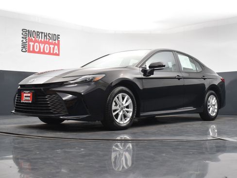 Used 2025 Toyota Camry LE FWD image 31