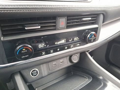 Used 2023 Nissan Rogue SV image 29