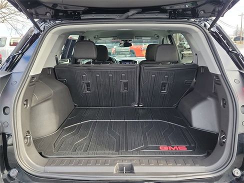 Used 2024 GMC Terrain SLE w/ Elevation Edition image 13