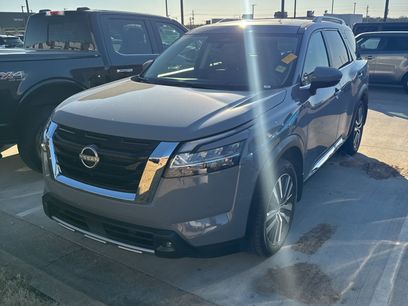 Used 2022 Nissan Pathfinder Platinum w/ Cargo Package