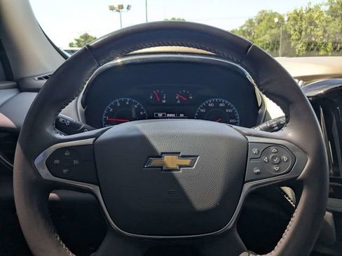 Used 2020 Chevrolet Traverse LT FWD image 19
