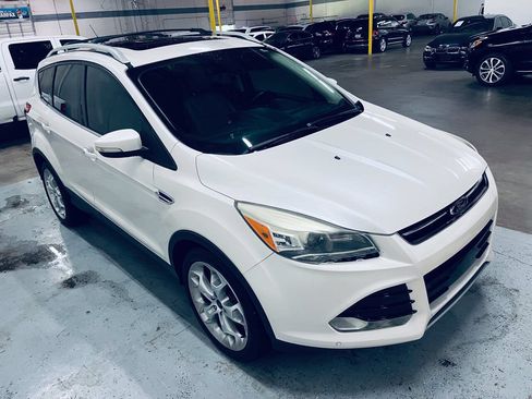 Used 2014 Ford Escape Titanium w/ Equipment Group 401A FWD image 11
