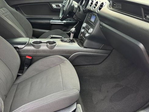 Used 2020 Ford Mustang Coupe RWD image 13